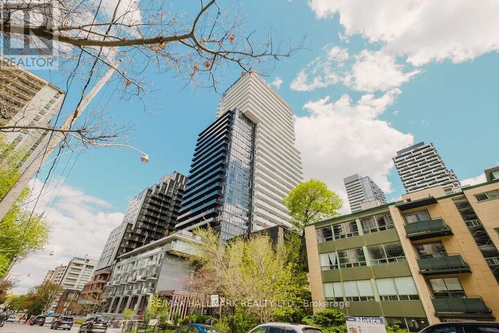 Property Photo:  101 Erskine Avenue 3005  ON M4P 1Y5 