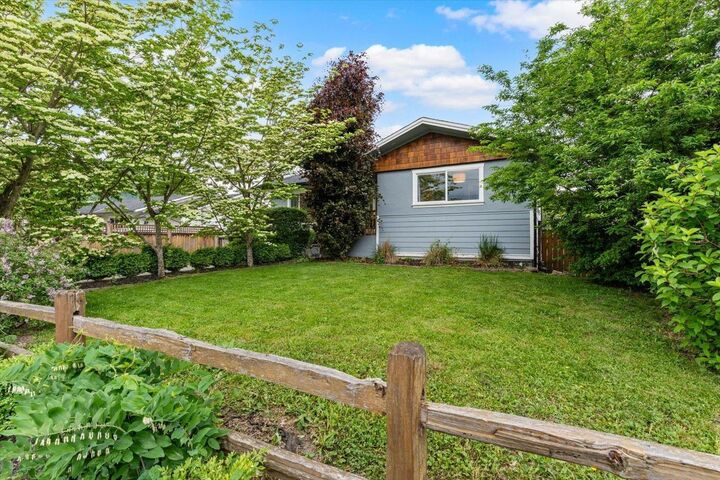 Photo de la propriété: 1723 Agassiz Avenue BC V0M 1A3