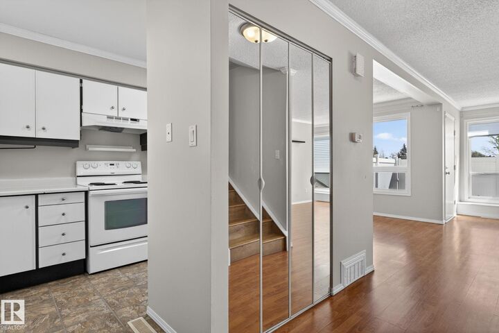 Property Photo:  17409 95 Street NW 18  AB T5Z 2B1 