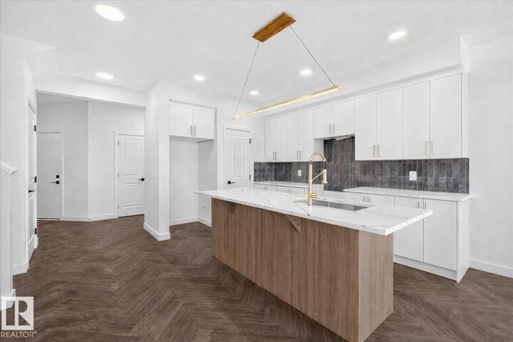 Property Photo:  2626 62 Street SW  AB T6X 3J7 