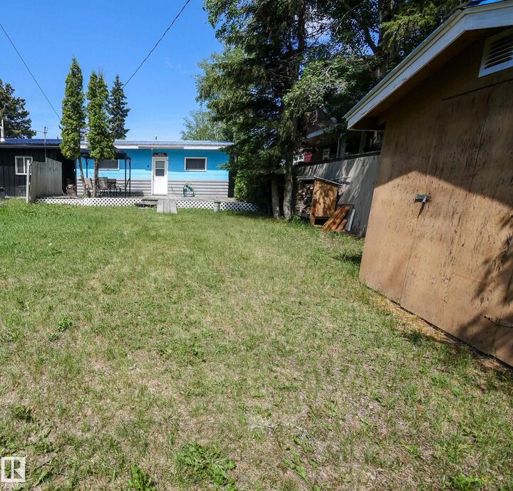 Property Photo:  1013A 1 Ave Mameo Beach  AB T0C 1H0 