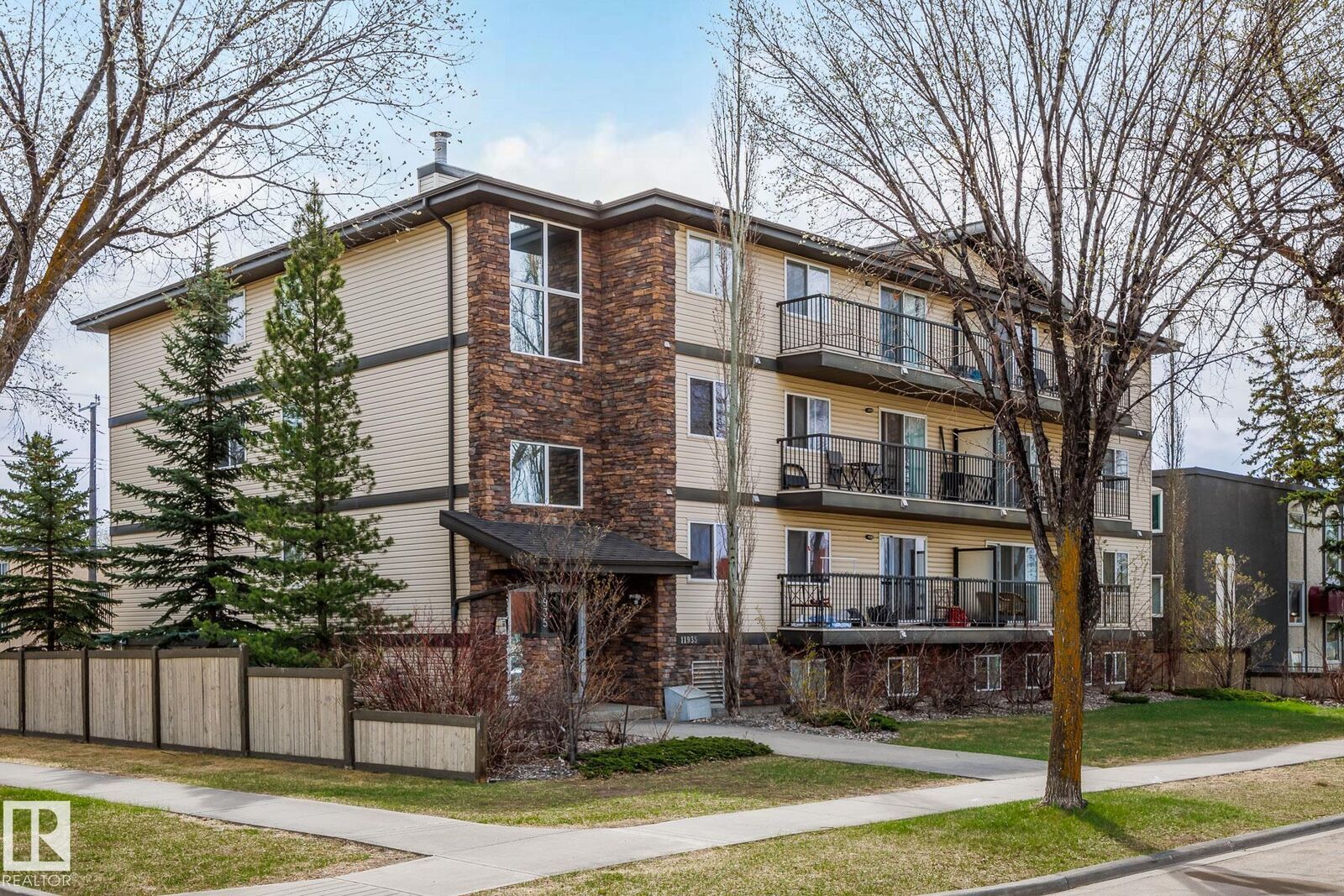 Property Photo:  11935 106 NW 201  AB T5G 2R4 