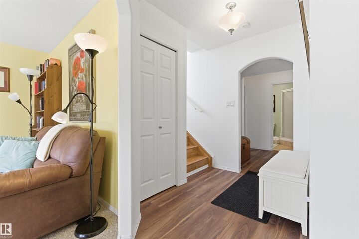 Property Photo:  615 20 Street  AB T9M 2B7 