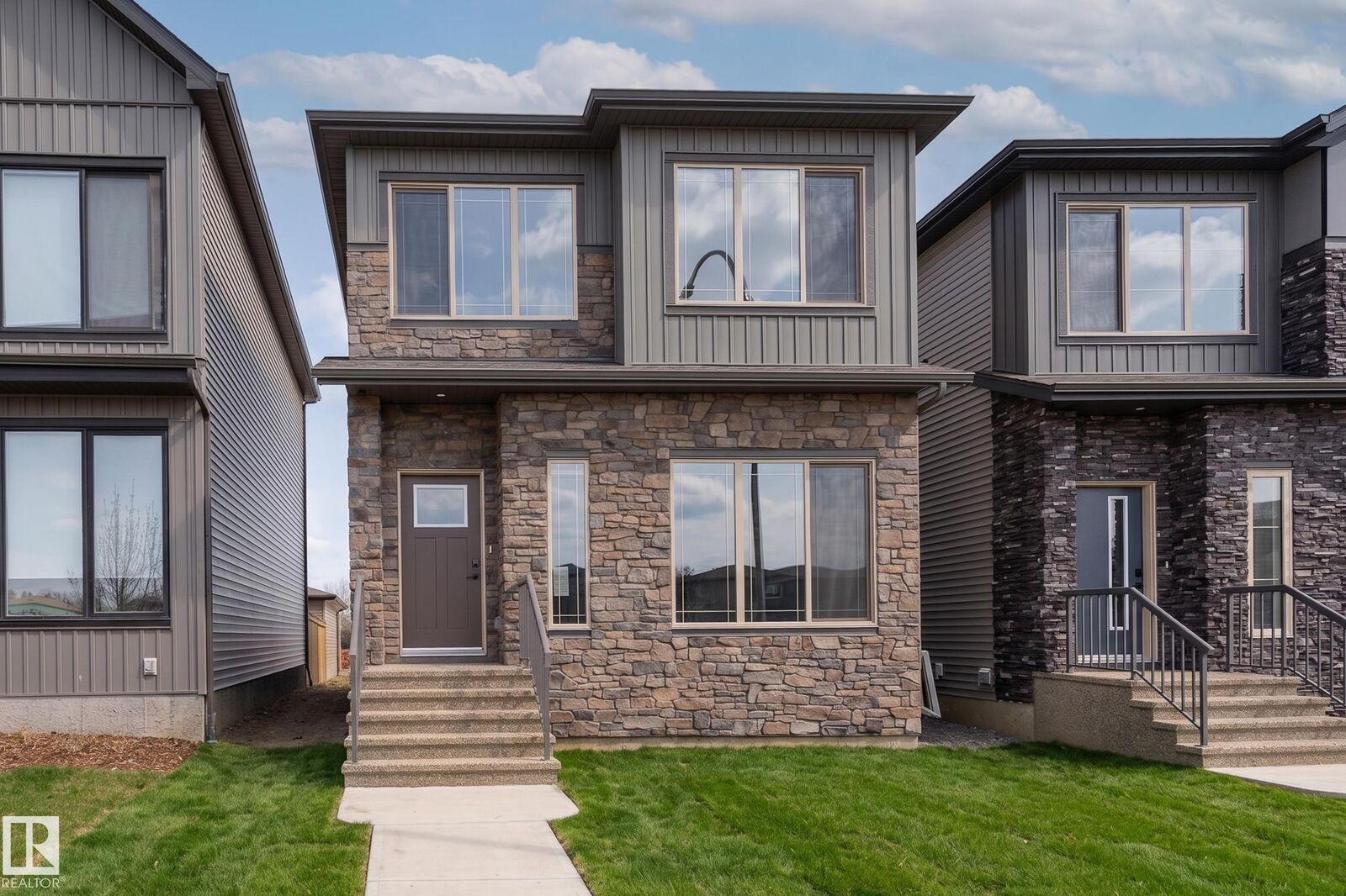 Property Photo:  140 Garneau Gate  AB T7X 0Z6 