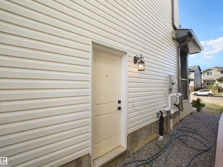 Property Photo:  821 Morris Avenue  AB T9E 1E9 