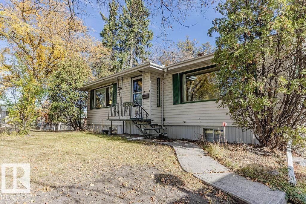 Property Photo:  12339 89 Street NW  AB T5B 3W8 
