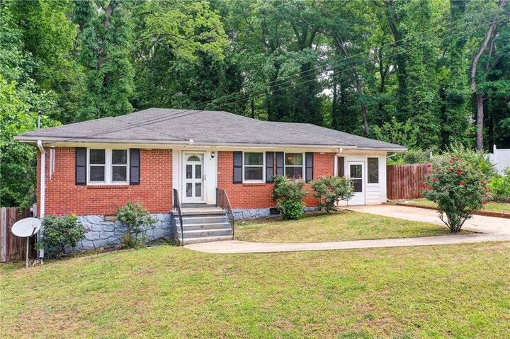 Property Photo:  1486 Woodfern Drive  GA 30030 