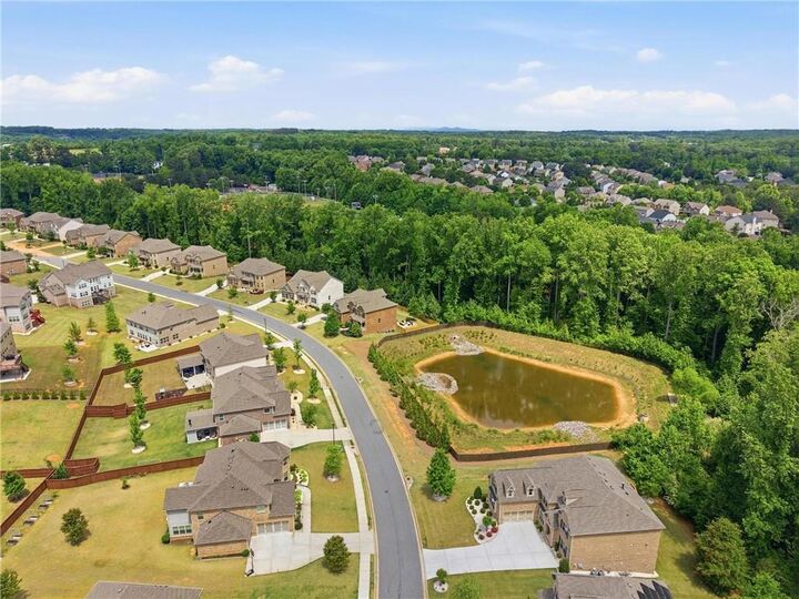 Property Photo:  6010 Ashborough Park  GA 30040 