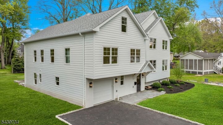 Property Photo:  24 Etmore Pl  NJ 07974 
