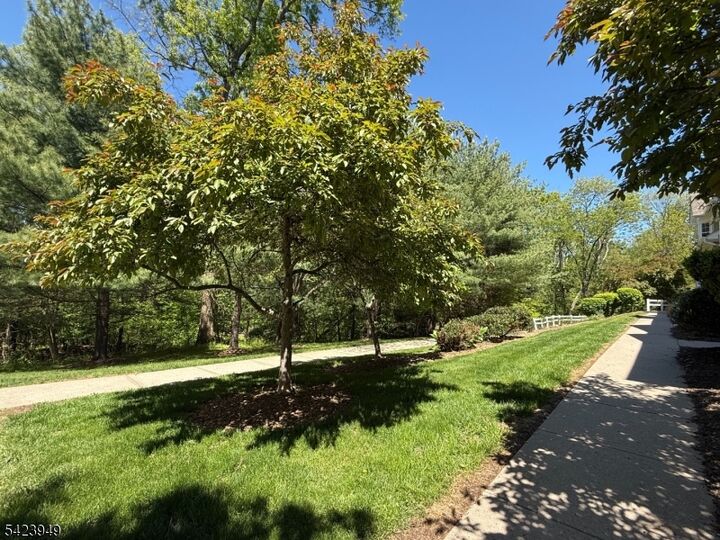Property Photo:  24 Kentworth Ct  NJ 08822 