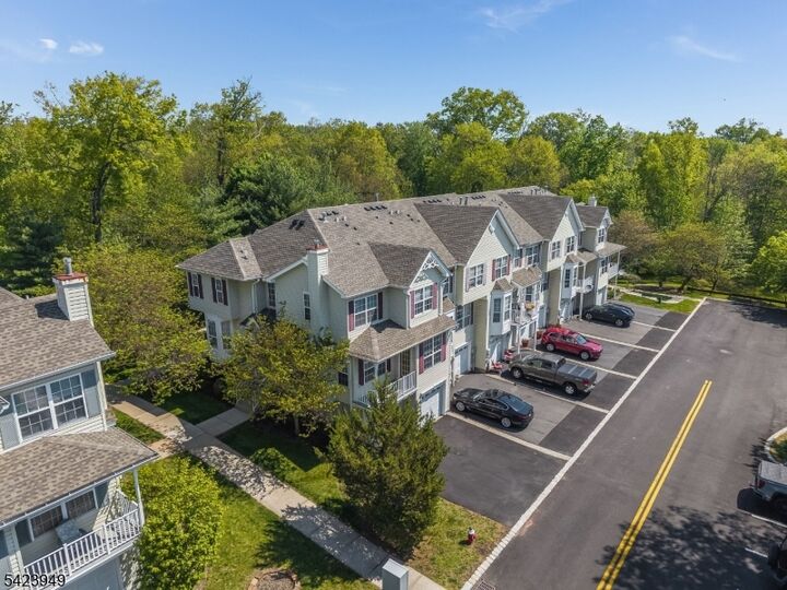Property Photo:  24 Kentworth Ct  NJ 08822 