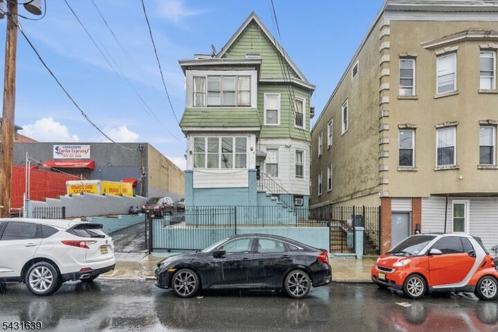 Property Photo:  215 E 16th St 3  NJ 07524 