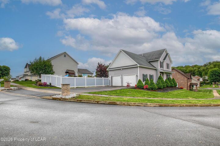 Property Photo:  266 Susquehannock Drive  PA 18702 