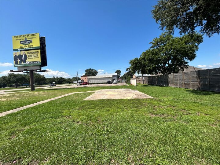 Property Photo:  2402 Nall Street  TX 77651 