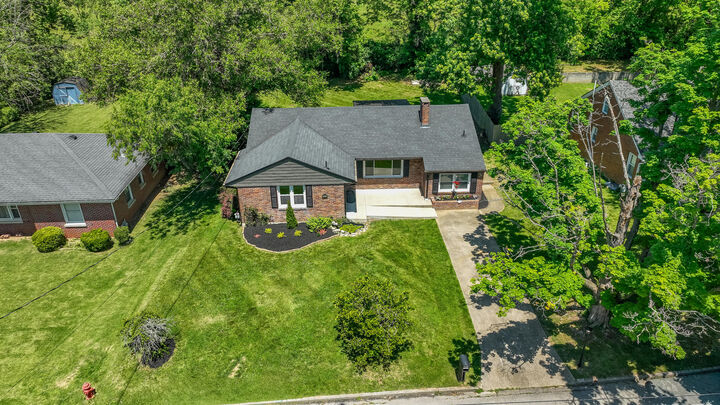 Property Photo:  120 Windsor Drive  KY 40475 