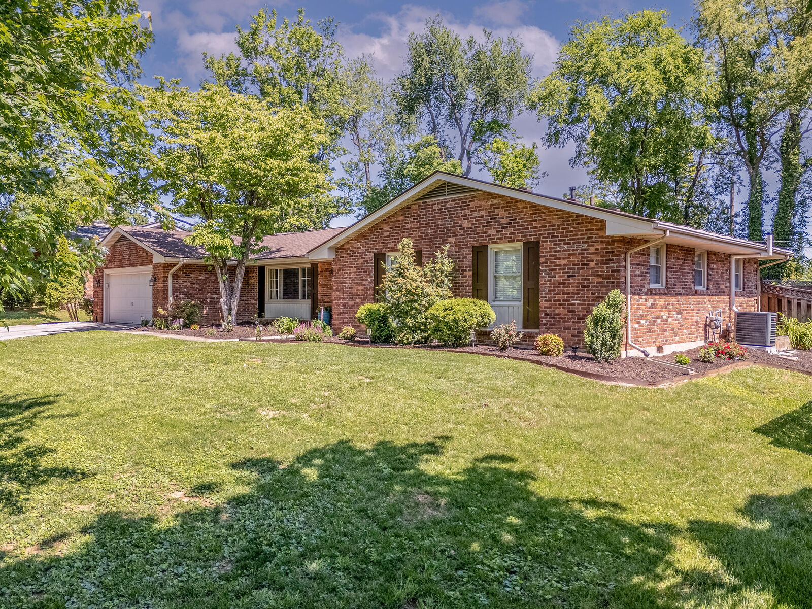 Property Photo:  733 Malabu Drive  KY 40502 