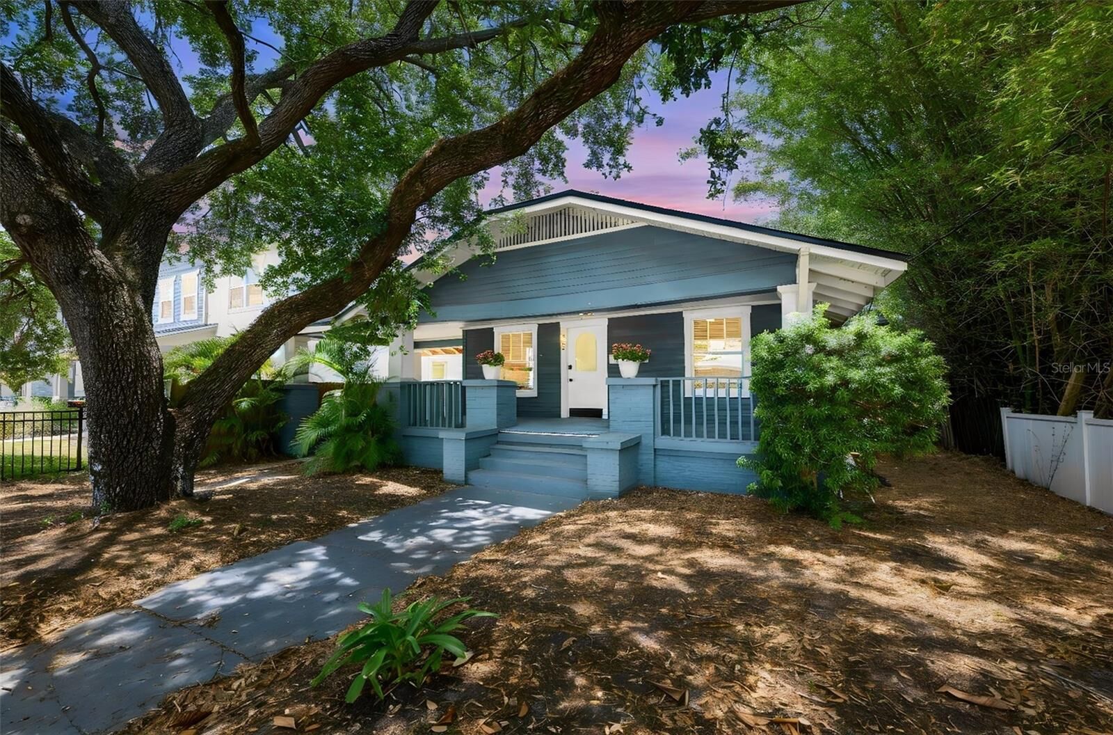 Property Photo: 902 W Columbus Drive FL 33602