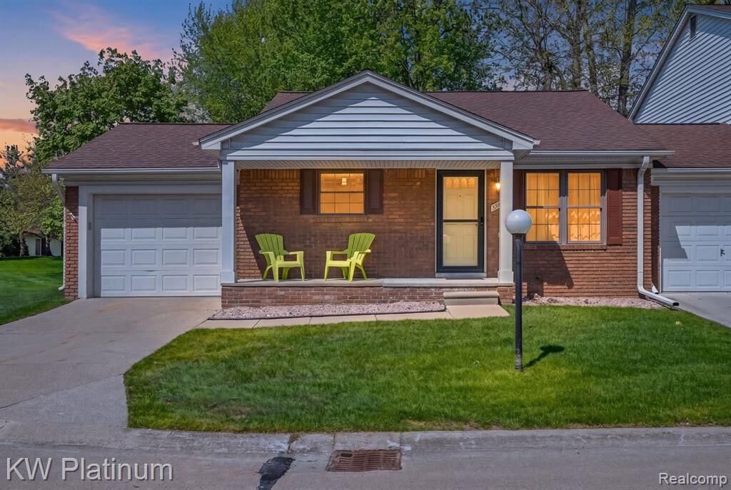 Property Photo:  38215 Maple Forest Boulevard  MI 48045 2212 
