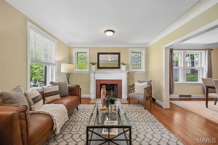 Property Photo:  21 S Moreland Avenue  MO 63122 