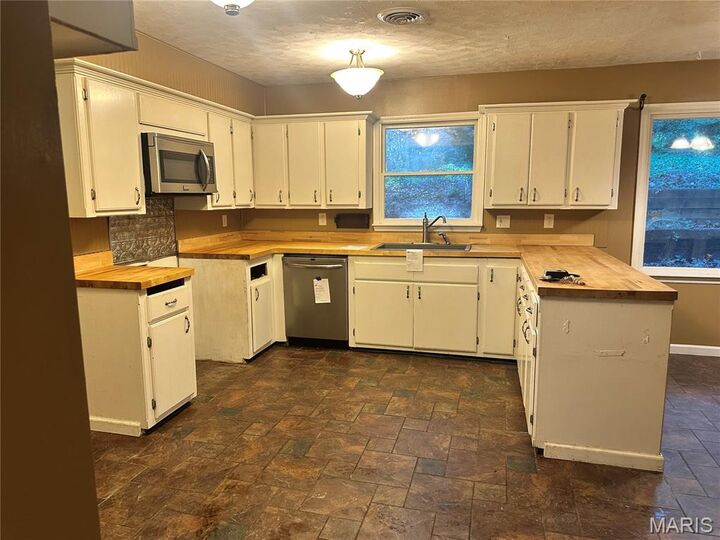 Property Photo: 10465 Chalk Bluff Way MO 63841