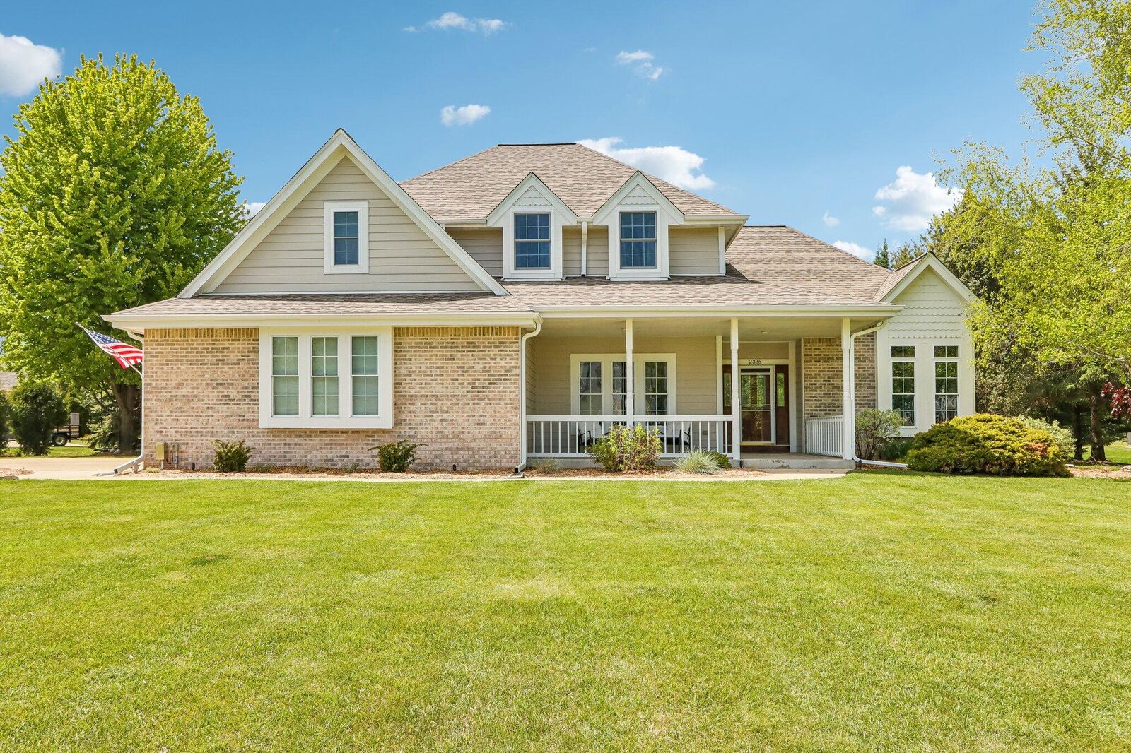 Property Photo: 2335 N Forest Run WI 53066