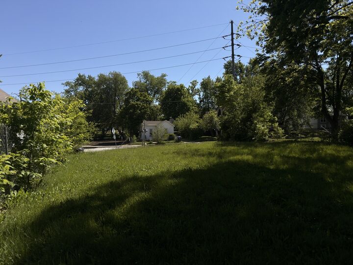 Property Photo:  911 W Front Street  IL 61701 