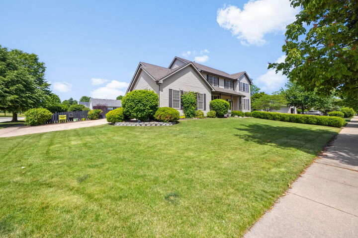 Property Photo:  1504 Bliss Street  IL 61008 