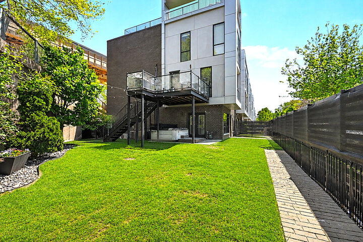 Property Photo:  1755 N Winnebago Avenue  IL 60647 
