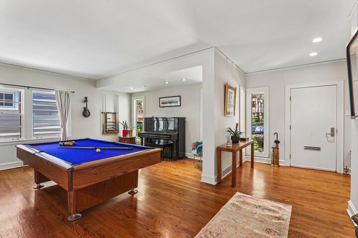 Property Photo:  2724 Simpson Street  IL 60201 