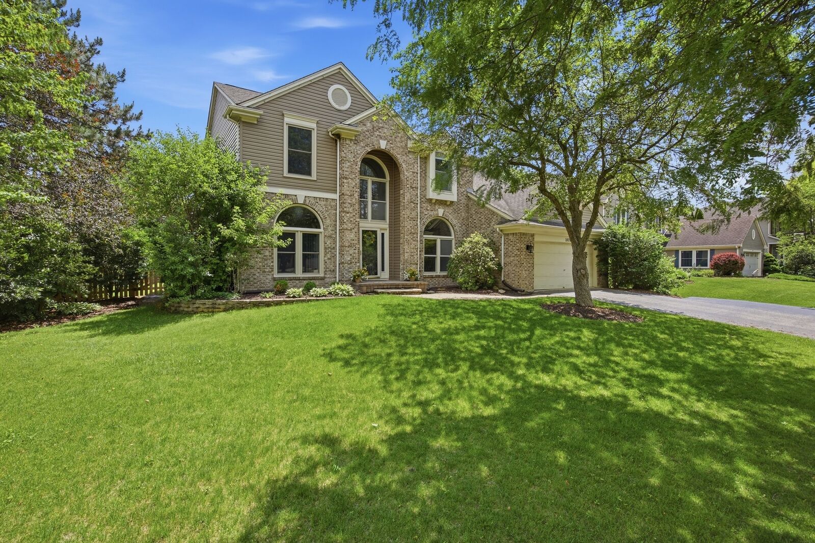 Property Photo: 1497 Lilac Drive IL 60014