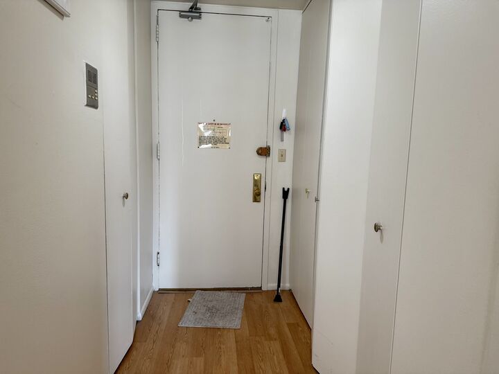 Property Photo:  