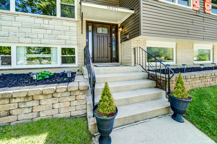 Property Photo:  16327 Olcott Avenue  IL 60477 