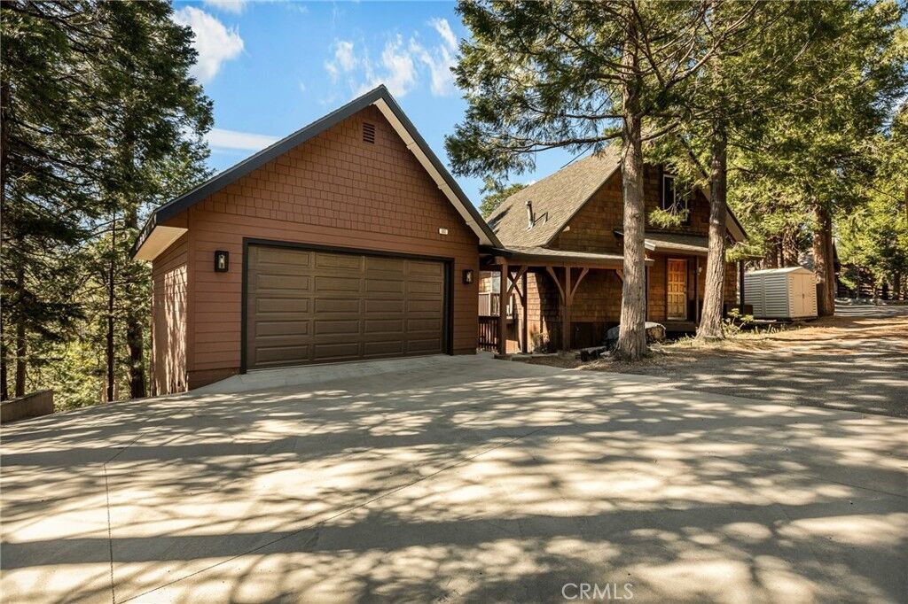 Property Photo:  807 Grass Valley  CA 92352 