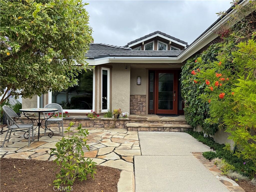 Property Photo:  31 Sycamore  CA 92603 