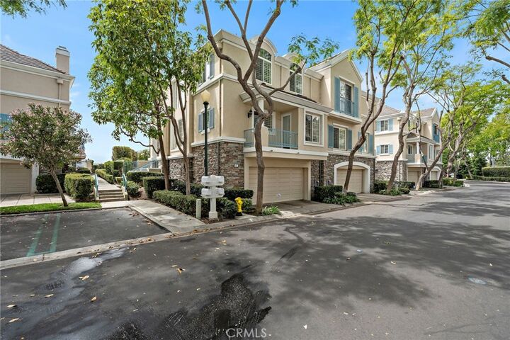 Property Photo:  44 Chandon  CA 92657 