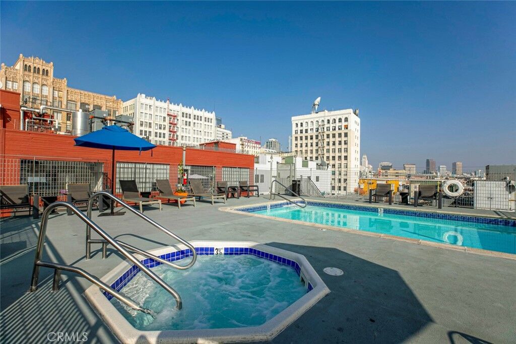 Property Photo:  746 S Los Angeles St 1009  CA 90014 