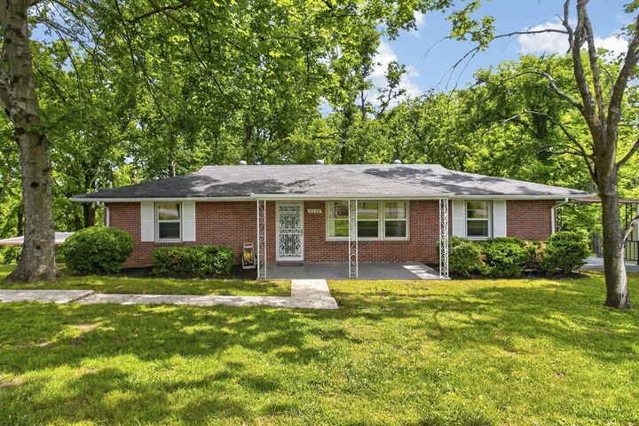 Property Photo:  2226 Weona Dr  TN 37214 