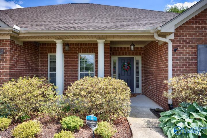 Property Photo:  8548 Rolling Oaks Drive  AL 35763 