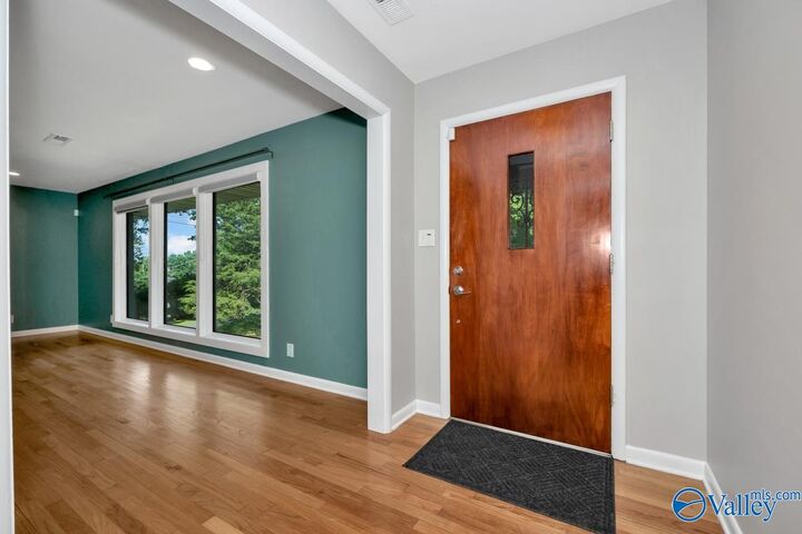 Property Photo:  702 Drake Avenue SE  AL 35801 