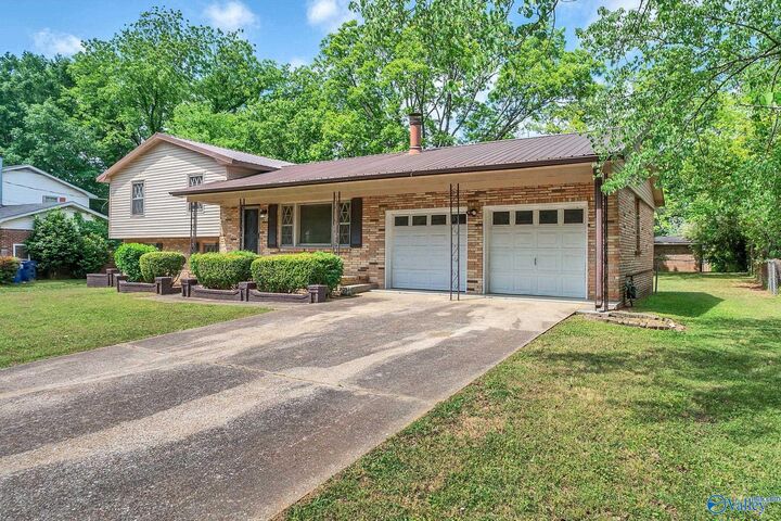 Property Photo: 3907 Timbercrest Drive NW AL 35810