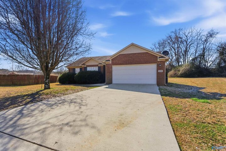 Property Photo:  104 Bataleur Court  AL 35811 