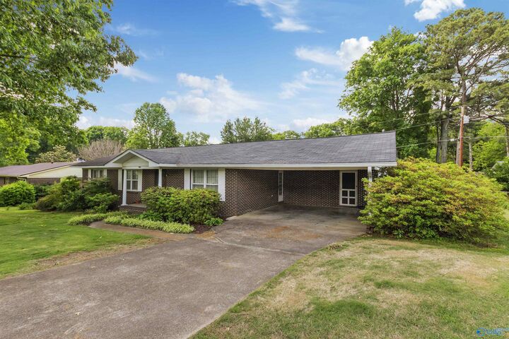 Property Photo:  944 4th Avenue NW  AL 35016 