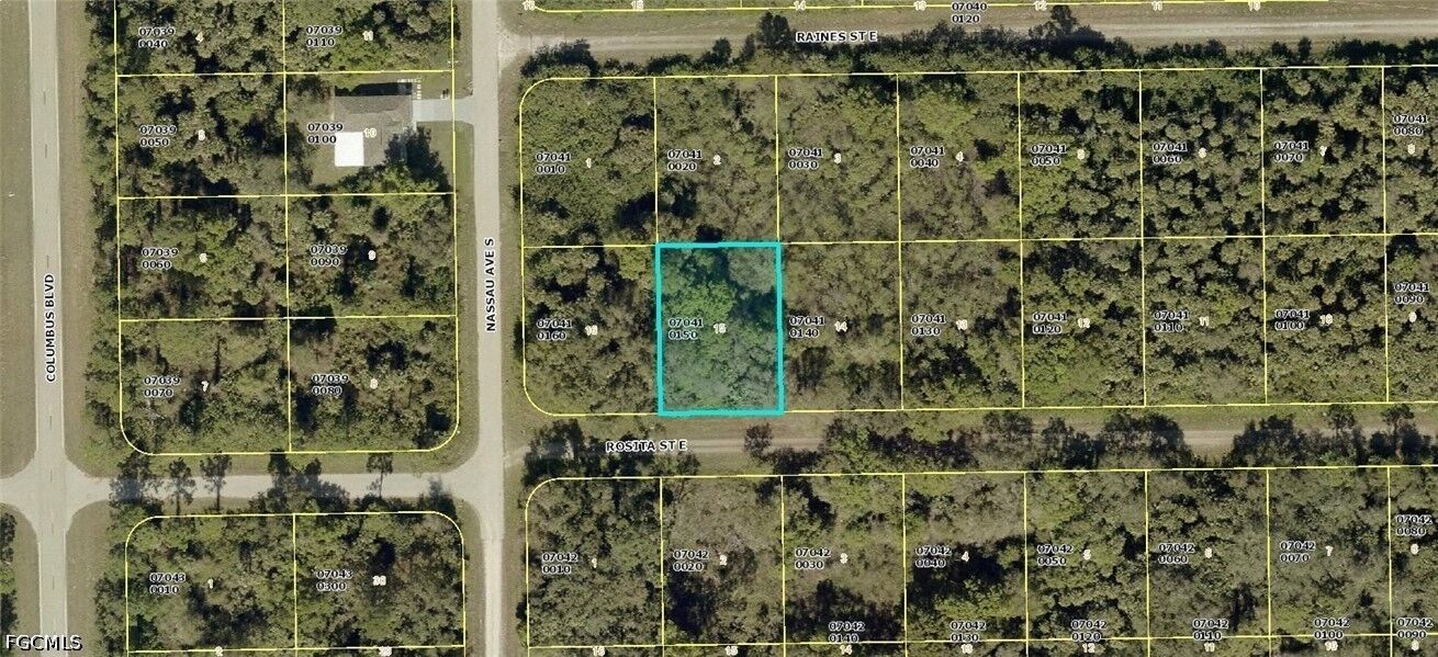 Property Photo:  1211 Rosita Street E  FL 33974 