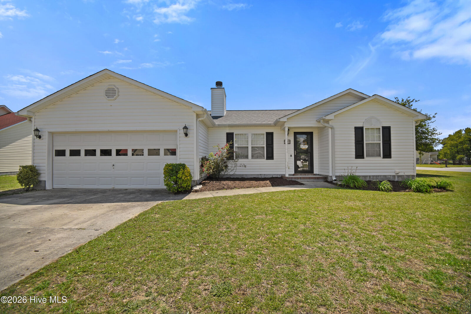 Property Photo: 200 Essex Court NC 28574