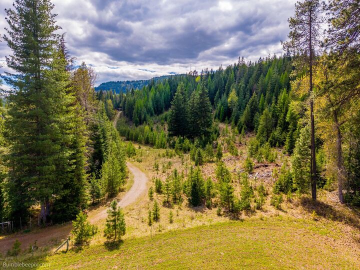 Property Photo:  391254 Highway 20  WA 99119 