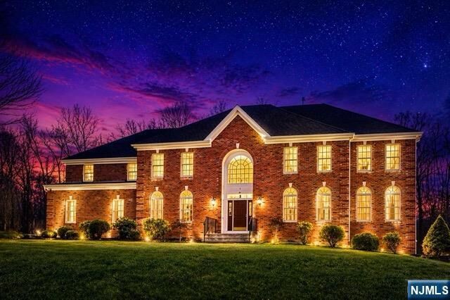 Property Photo:  5 Sherwood Court  NJ 07869 