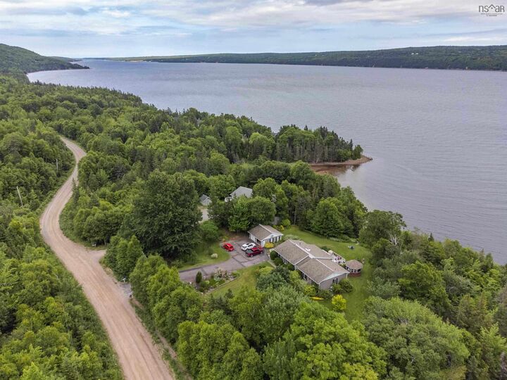 426 Stewart Road — photo 1