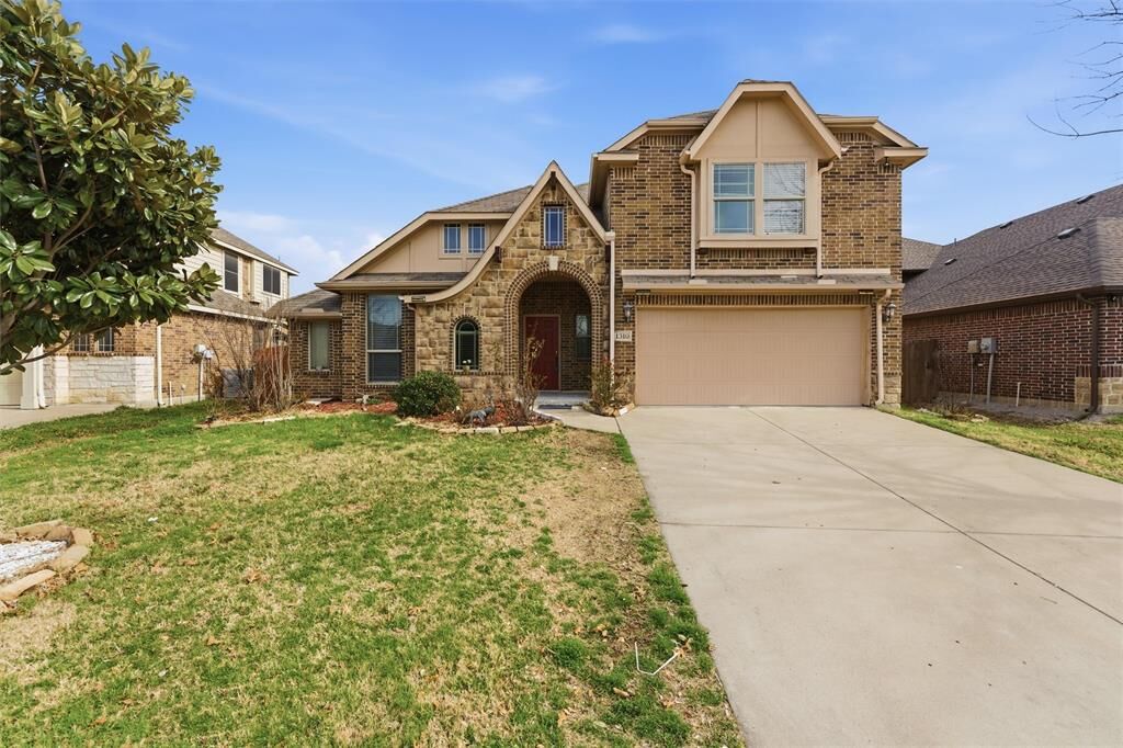 Property Photo: 1310 Hearthstone Drive TX 76028