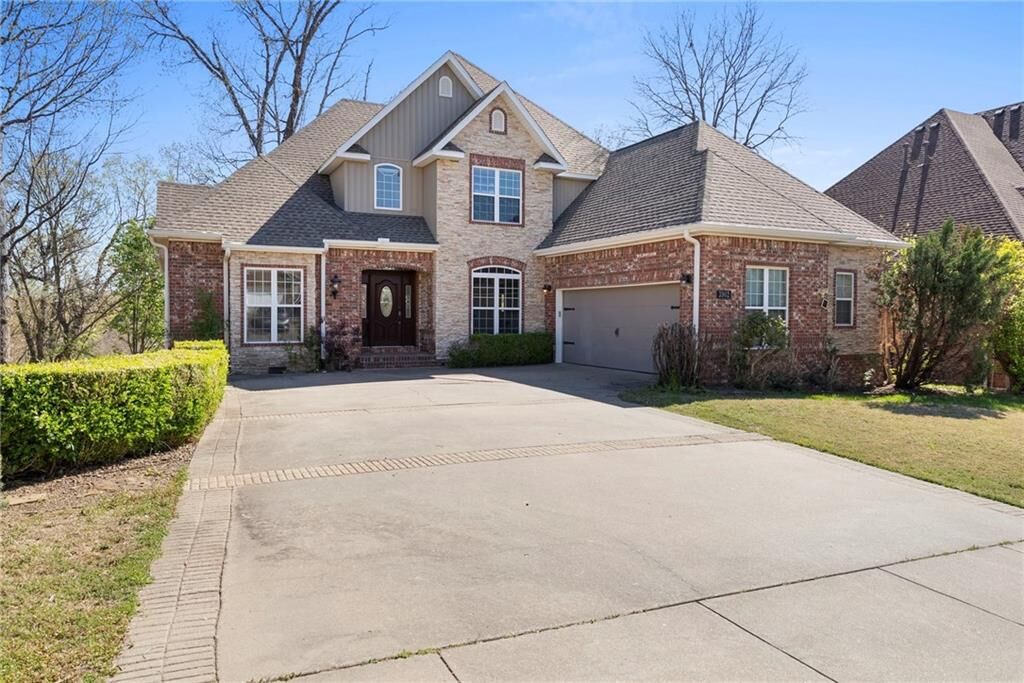 Property Photo:  3902 NE Cadbury Avenue  AR 72712 