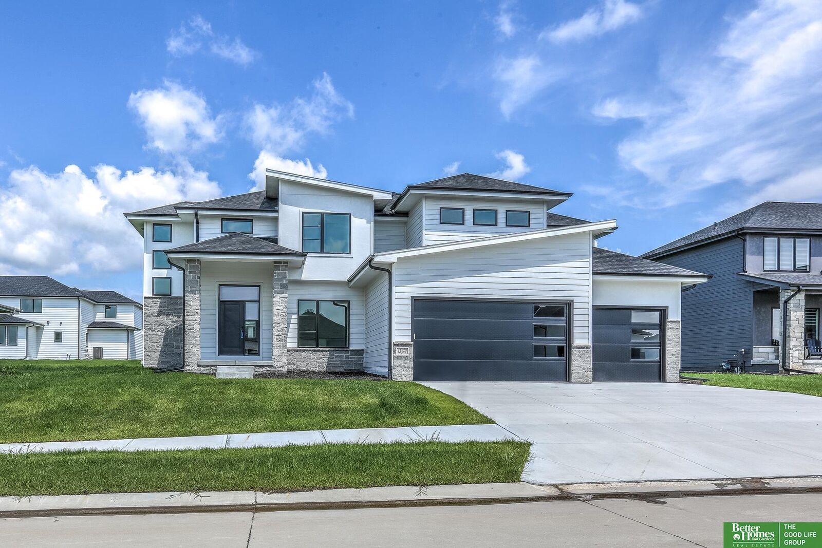 Property Photo:  21120 Arlington Street  NE 68022 